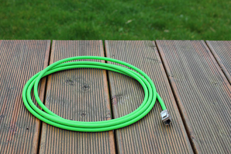 Netzwerkkabel mit Buchse